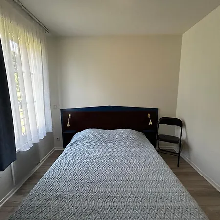 T2 Avec Piscine Commune Et Wifi A 200m Des Thermes - Fr-1-541-175 La Roche-Posay