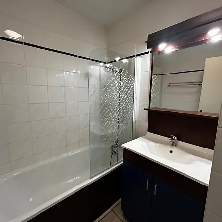 Apartmán T2 Avec Piscine Commune Et Wifi A 200m Des Thermes - Fr-1-541-175 *