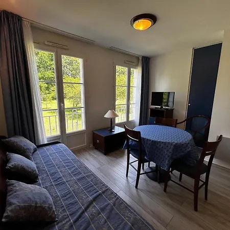 T2 Avec Piscine Commune Et Wifi A 200m Des Thermes - Fr-1-541-175 Apartmán