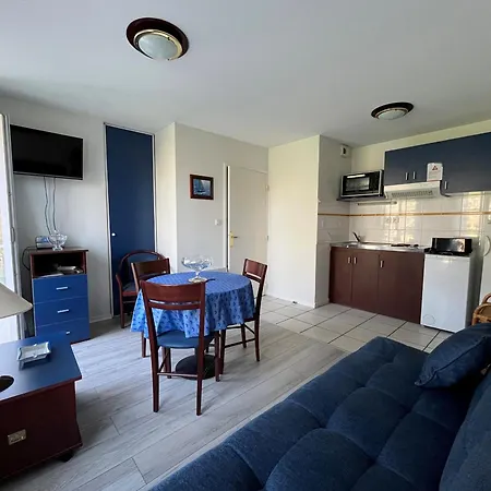 T2 Avec Piscine Commune Et Wifi A 200m Des Thermes - Fr-1-541-175 * La Roche-Posay