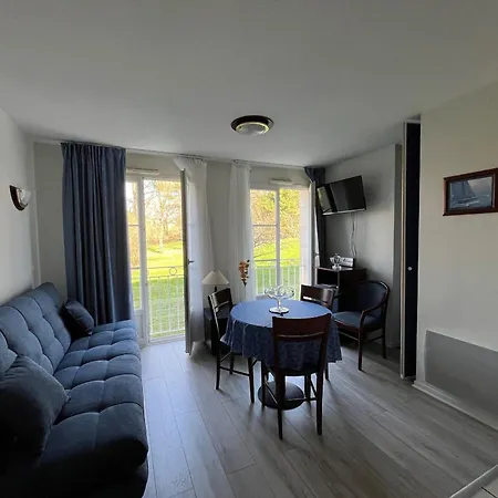 T2 Avec Piscine Commune Et Wifi A 200m Des Thermes - Fr-1-541-175 La Roche-Posay