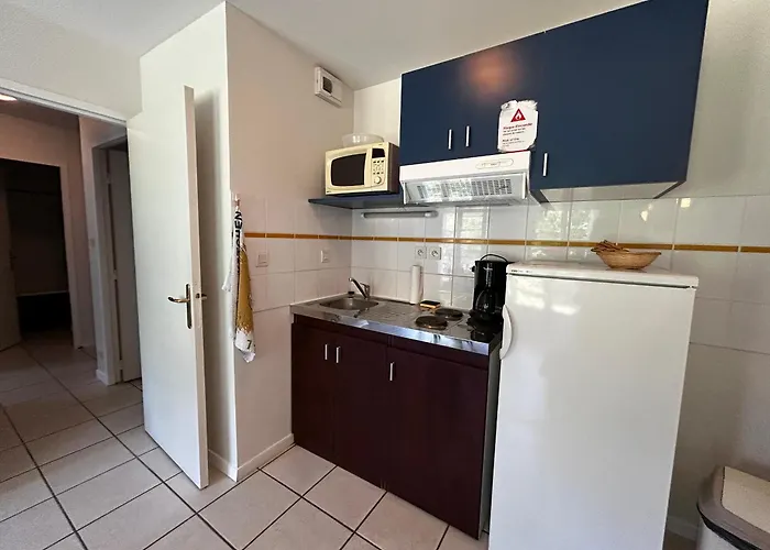 T2 Avec Piscine Commune Et Wifi A 200m Des Thermes - Fr-1-541-175 Apartmán